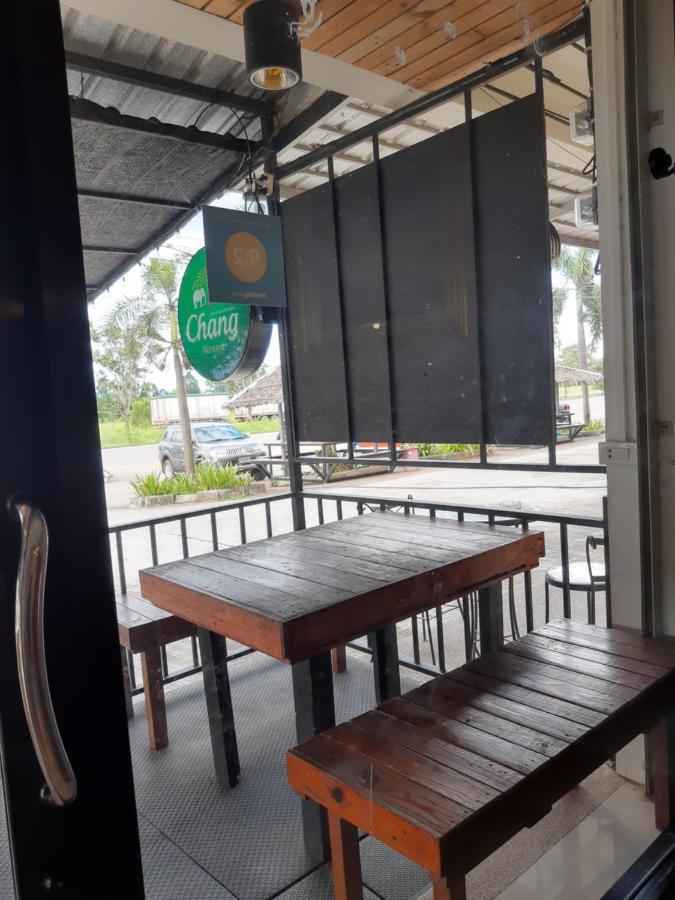 Baankhuninn Urt Airport Surat Thani Esterno foto